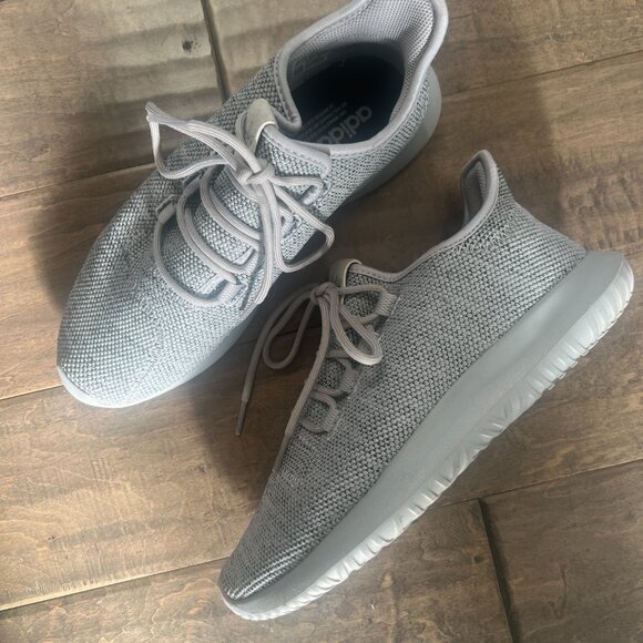 Adidas Tubular Shadow Gray Casual Sneaker SIZE 8 MENS/ SIZE 10 WOMENS - Picture 3 of 6